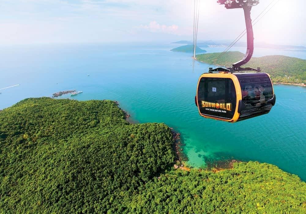 Hon Thom cable car is the longest sea-crossing cable car - A must-try activity